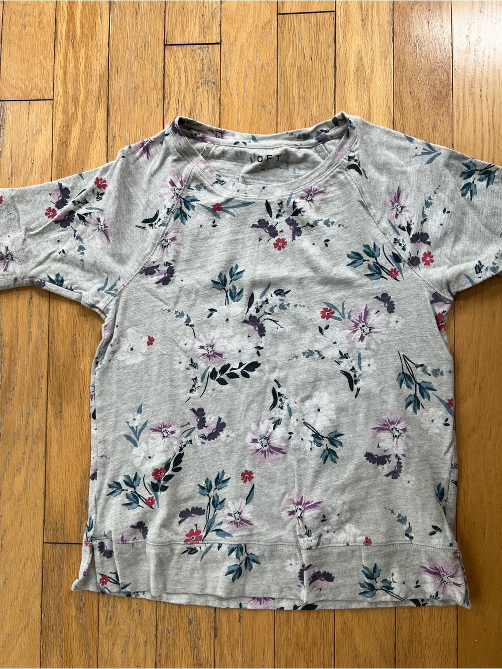 LOFT Heather Gray Floral Short Sleeve sweatshirt top
